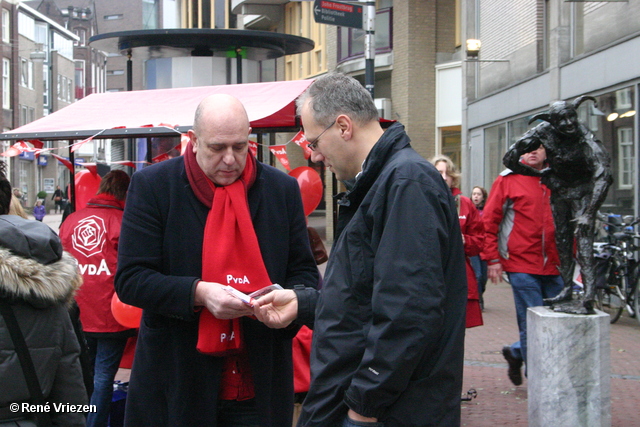 RenÃ© Vriezen 2011-02-12 #0055 PvdA Arnhem Land vd Markt campagne PV2011 Job Cohen zaterdag 12 februari 2011