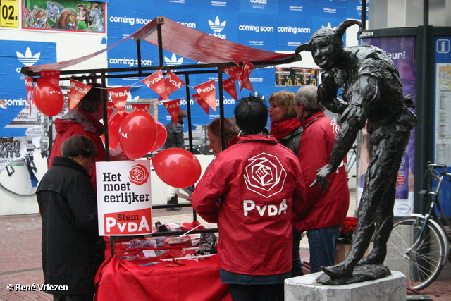 RenÃ© Vriezen 2011-02-12 #0059 PvdA Arnhem Land vd Markt campagne PV2011 Job Cohen zaterdag 12 februari 2011