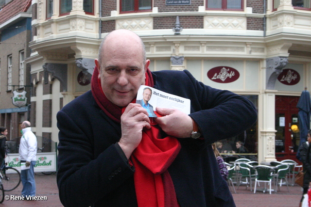 René Vriezen 2011-02-12 #0062 PvdA Arnhem Land vd Markt campagne PV2011 Job Cohen zaterdag 12 februari 2011