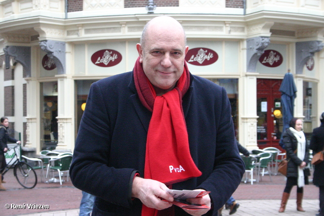René Vriezen 2011-02-12 #0063 PvdA Arnhem Land vd Markt campagne PV2011 Job Cohen zaterdag 12 februari 2011