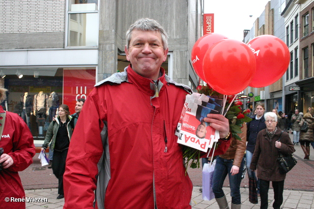 RenÃ© Vriezen 2011-02-12 #0088 PvdA Arnhem Land vd Markt campagne PV2011 Job Cohen zaterdag 12 februari 2011