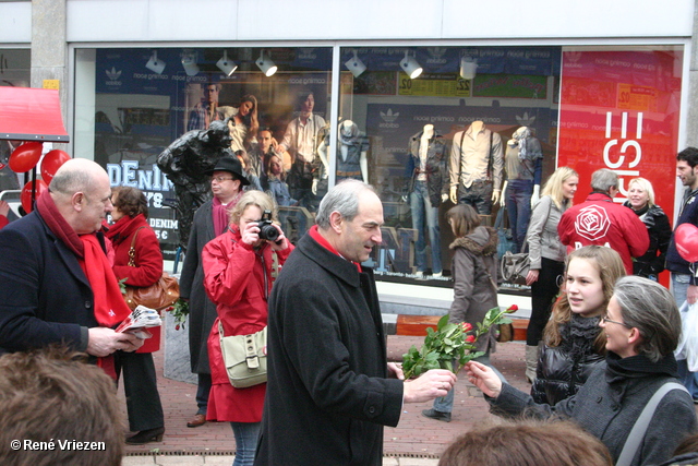 RenÃ© Vriezen 2011-02-12 #0204 PvdA Arnhem Land vd Markt campagne PV2011 Job Cohen zaterdag 12 februari 2011