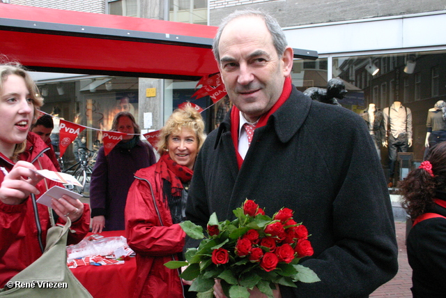 RenÃ© Vriezen 2011-02-12 #0231 PvdA Arnhem Land vd Markt campagne PV2011 Job Cohen zaterdag 12 februari 2011