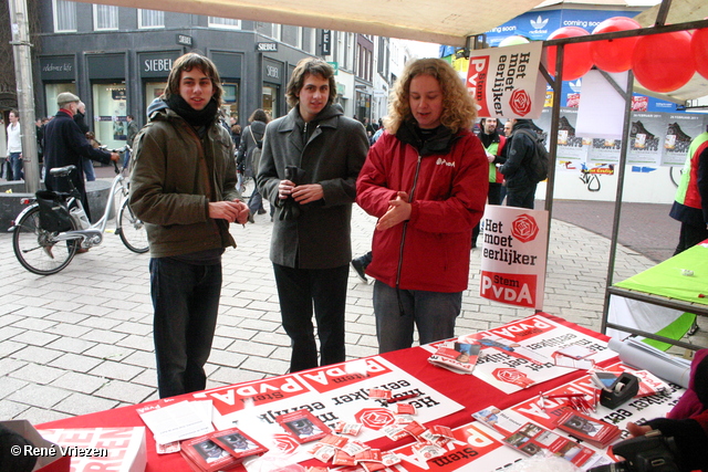 René Vriezen 2011-02-19 #0032 PvdA Arnhem Land vd Markt campagne PV2011 zaterdag 19 februari 2011