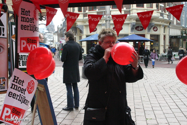 RenÃ© Vriezen 2011-02-26 #0037 PvdA Arnhem Land vd Markt campagne PV2011 zaterdag 26 februari 2011