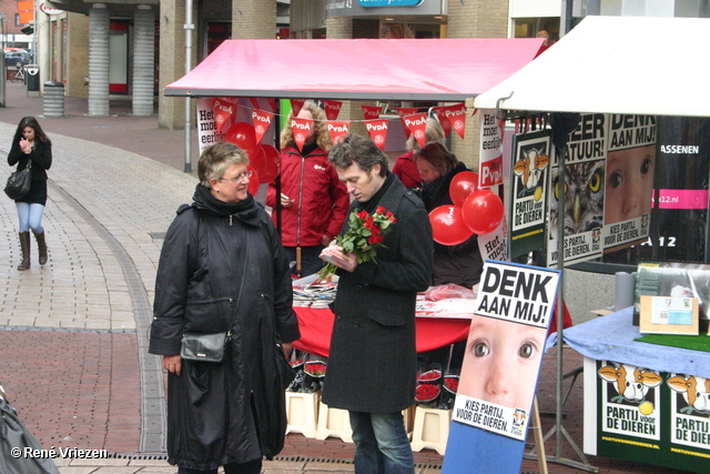 René Vriezen 2011-02-26 #0045 PvdA Arnhem Land vd Markt campagne PV2011 zaterdag 26 februari 2011
