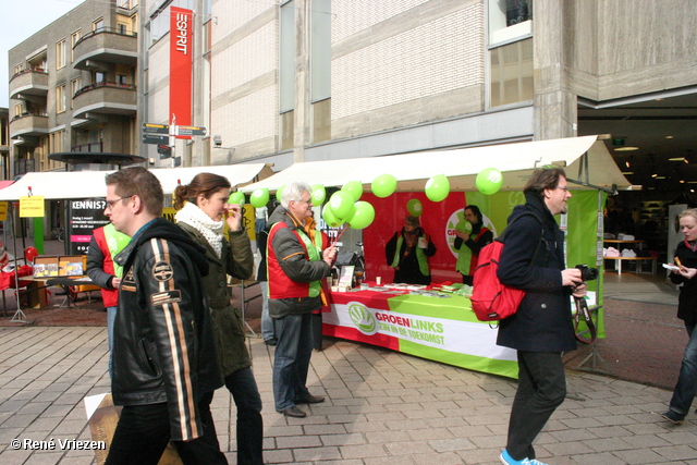 RenÃ© Vriezen 2011-02-26 #0102 PvdA Arnhem Land vd Markt campagne PV2011 zaterdag 26 februari 2011