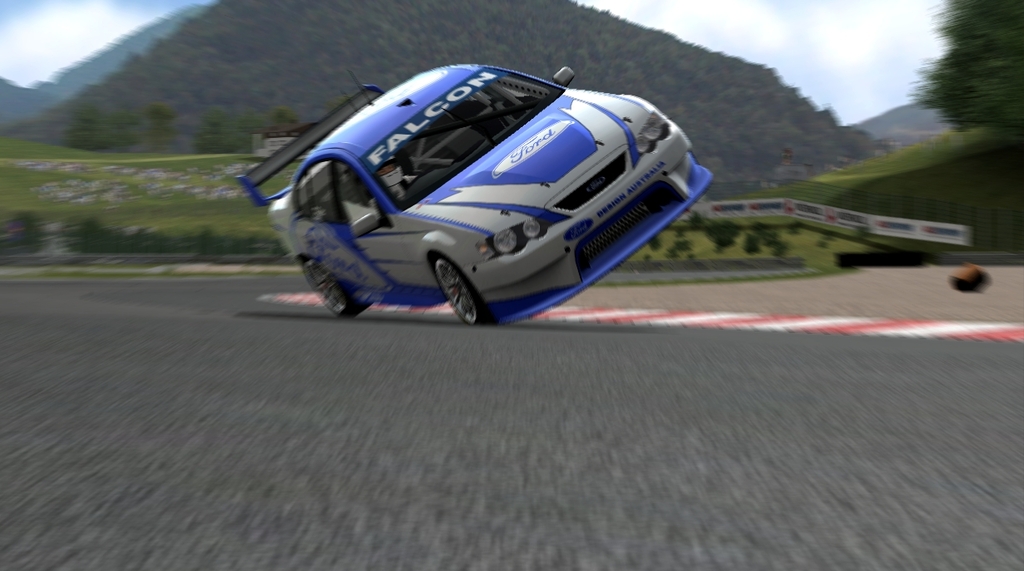 V8 SC is Undertraying Picture Box