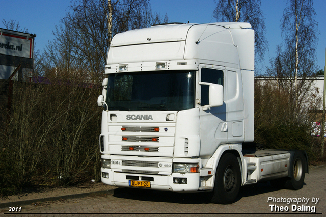 BL-PT-28 Witte Scania trekker-border Scania 2011
