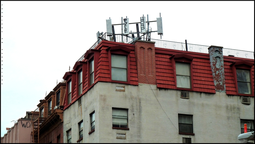 Red Building NY01 - 
