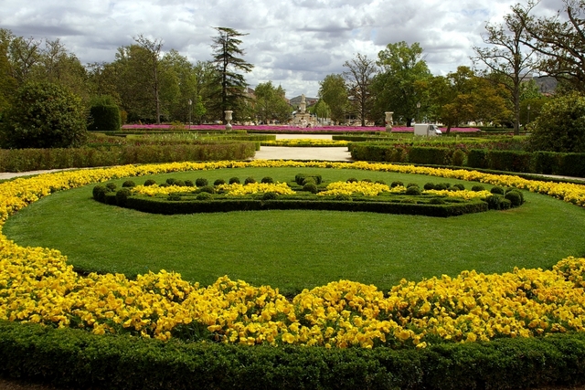 2006-04-21-Maria en Aranjuez 016-1 Aranjuez