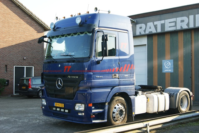 TomTrans - Hoogeveen   BV-HJ-32 Mercedes  2011