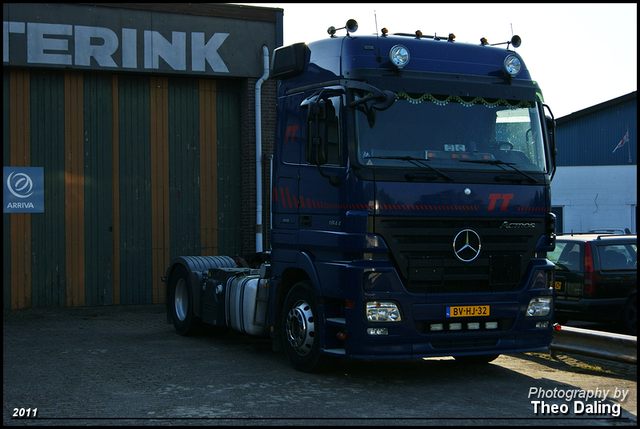 TomTrans - Hoogeveen  BV-HJ-32 links-border Mercedes  2011