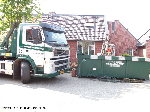 Tuin - Voortuin afgraven 23-04-11 (09) Garden: Construction of New Frontyard 2011