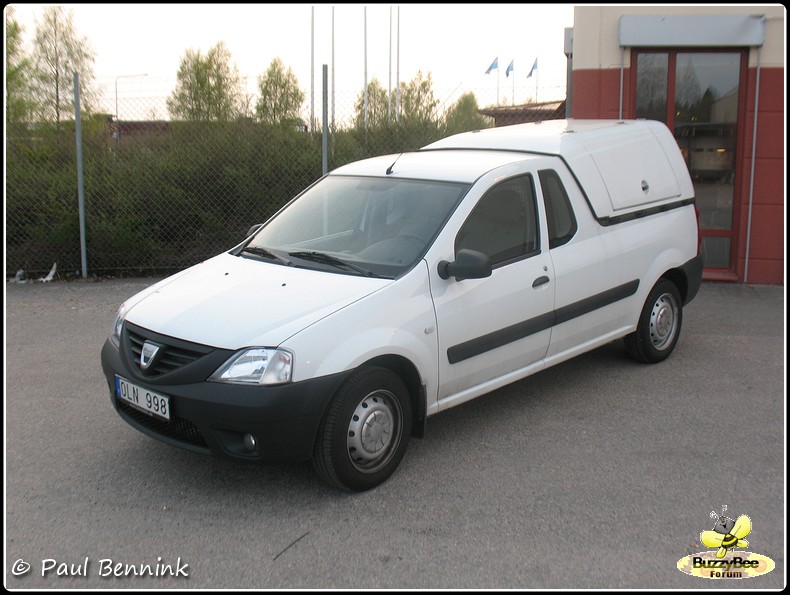 Dacia Logan pick up (2)-BorderMaker - 