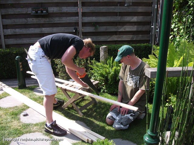 Tuin - Reigerhekken maken 07-05-11 (03) In de tuin 2011