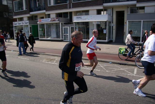 DSC03216 Marathon Rotterdam 13 apr 08