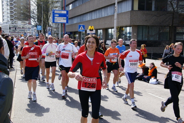 DSC03214 Marathon Rotterdam 13 apr 08