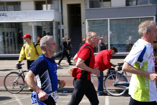 DSC03213 Marathon Rotterdam 13 apr 08