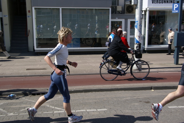 DSC03211 Marathon Rotterdam 13 apr 08
