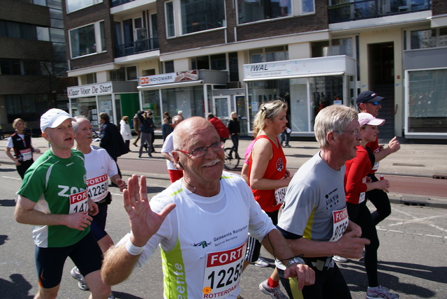 DSC03209 Marathon Rotterdam 13 apr 08