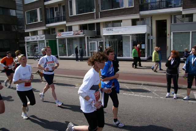 DSC03208 Marathon Rotterdam 13 apr 08
