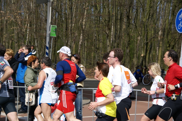 DSC03203 Marathon Rotterdam 13 apr 08