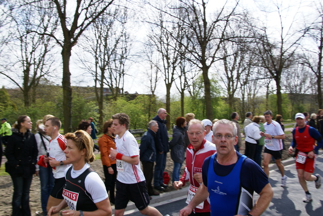 DSC03188 Marathon Rotterdam 13 apr 08