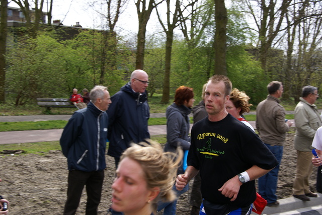 DSC03183 Marathon Rotterdam 13 apr 08