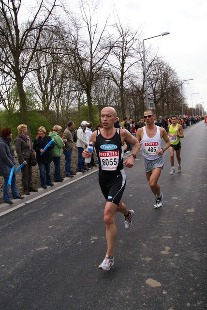 DSC03166 Marathon Rotterdam 13 apr 08