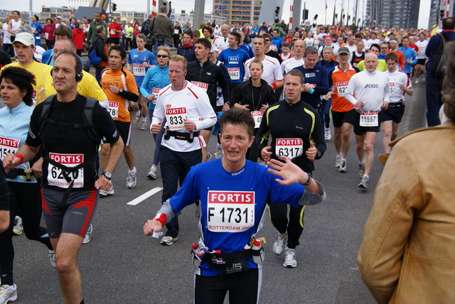 DSC03158 Marathon Rotterdam 13 apr 08
