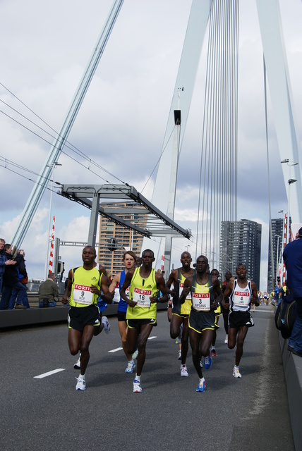 DSC03143 Marathon Rotterdam 13 apr 08