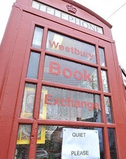 Smallest-library-in-the-world-005 - 