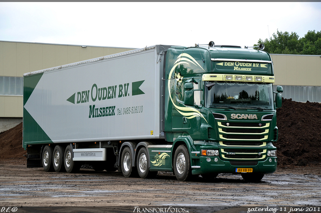 DSC 0343-BorderMaker 11-06-2011