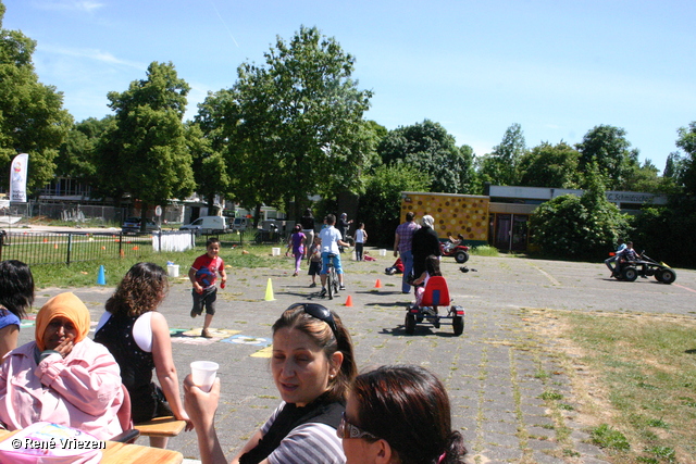 RenÃ© Vriezen 2011-06-01 #0009 Nationale BuurtSpeelDag Grevelingenstraat Presikhaaf2 woensdag 1 juni 2011