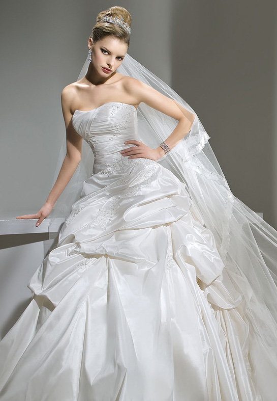 Demetrios 7435 2011 - 