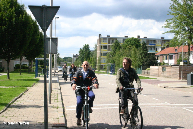 René Vriezen 2011-06-24 #0023 Gemeente RaadsLeden bezoeken Presikhaaf op de fiets vrijdag 24 juni 2011