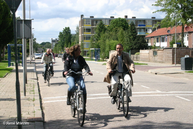 RenÃ© Vriezen 2011-06-24 #0024 Gemeente RaadsLeden bezoeken Presikhaaf op de fiets vrijdag 24 juni 2011