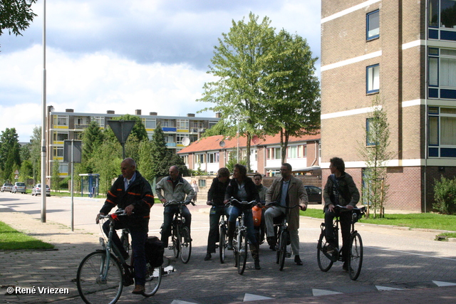 RenÃ© Vriezen 2011-06-24 #0027 Gemeente RaadsLeden bezoeken Presikhaaf op de fiets vrijdag 24 juni 2011