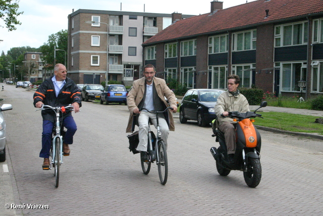 RenÃ© Vriezen 2011-06-24 #0041 Gemeente RaadsLeden bezoeken Presikhaaf op de fiets vrijdag 24 juni 2011