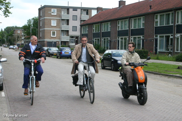 René Vriezen 2011-06-24 #0041 Gemeente RaadsLeden bezoeken Presikhaaf op de fiets vrijdag 24 juni 2011