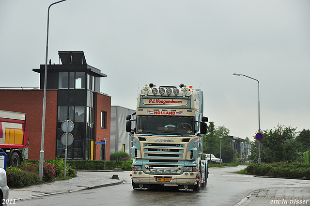 P.J. V8 003-border pj hoogendoorn 2