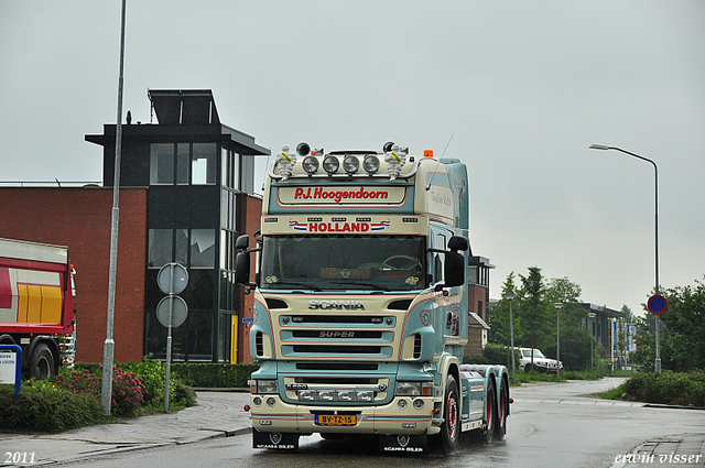 P.J. V8 004-border pj hoogendoorn 2