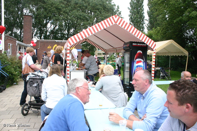 RenÃ© Vriezen 2011-07-07 #0011 BuurtFeest Presikhaaf-oost Buurtcentrum De Oosthof zondag 3 juli 2011