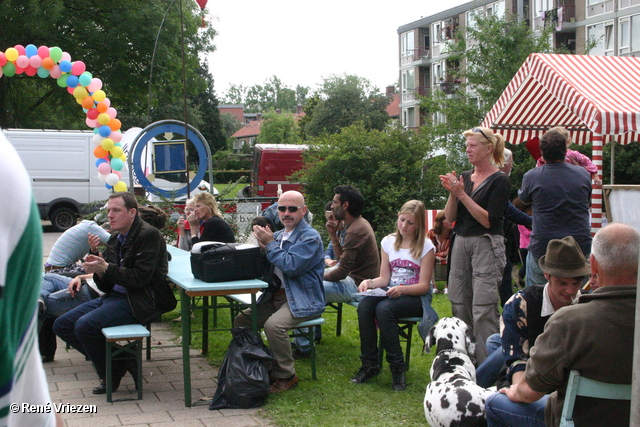 RenÃ© Vriezen 2011-07-07 #0039 BuurtFeest Presikhaaf-oost Buurtcentrum De Oosthof zondag 3 juli 2011