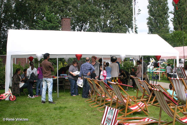 RenÃ© Vriezen 2011-07-07 #0054 BuurtFeest Presikhaaf-oost Buurtcentrum De Oosthof zondag 3 juli 2011