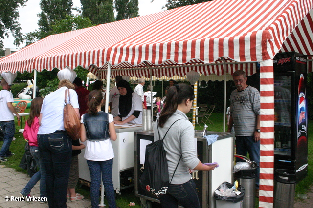 RenÃ© Vriezen 2011-07-07 #0060 BuurtFeest Presikhaaf-oost Buurtcentrum De Oosthof zondag 3 juli 2011