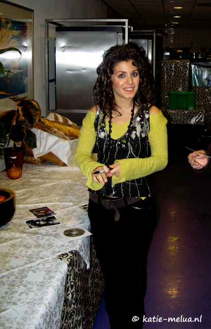 katie melua hmh meet greet 081206 03 Katie Melua HMH Amsterdam Meet and Greet 08.12.06