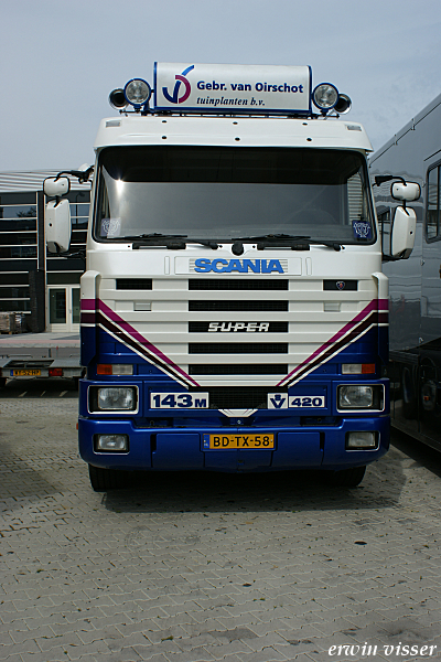 270408 008-border truck pics