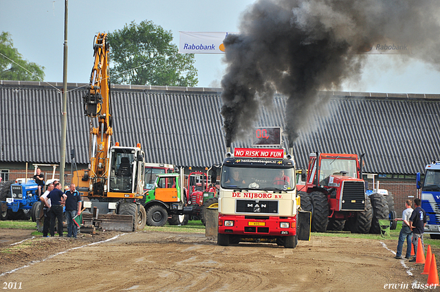 truckpull demo lunteren 163-border truckpull demo lunteren